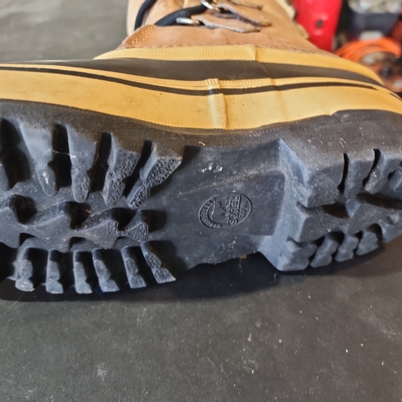 Sorel Caribou boots - Picture 4 of 9
